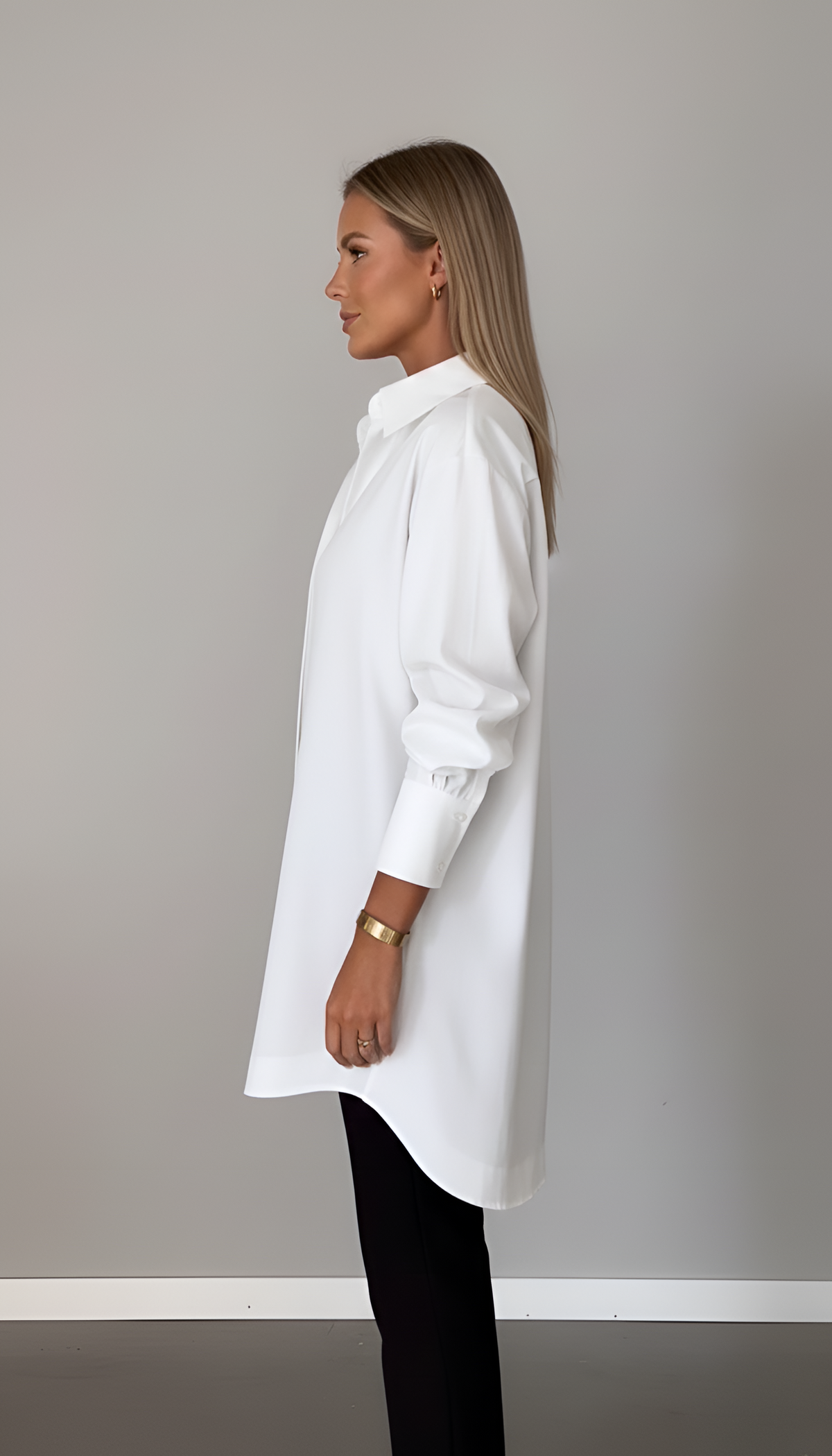 Women's Loose-Fit Shirt with Elongated Rounded Back in White