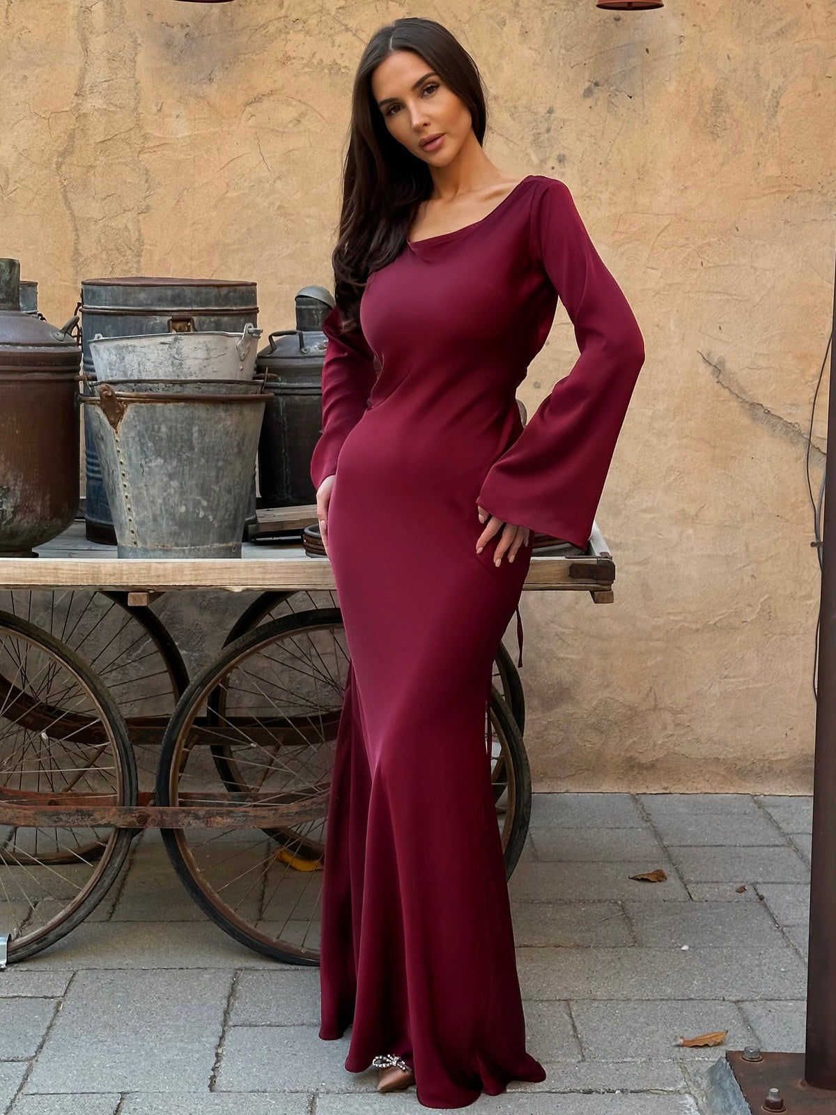 Women's Maxi Dress with Flared Sleeves and Wide Neckline in Red