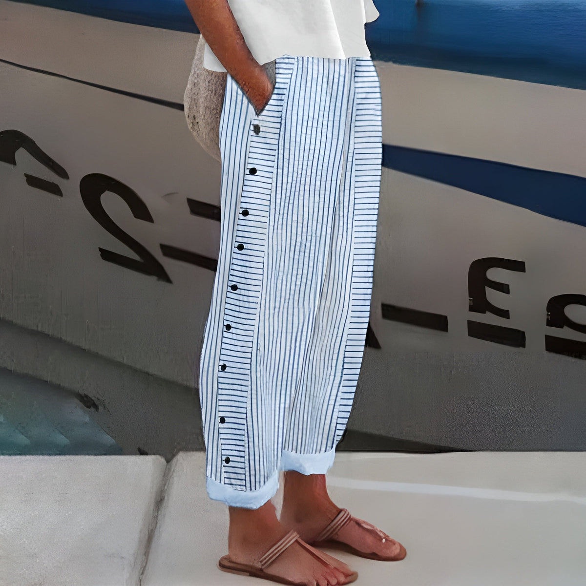 Women's Striped 7/8 Trousers with Wide Leg and Front Buttons in Blue