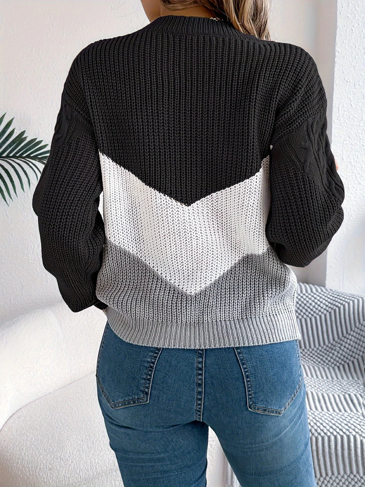 Women’s Color-Block Round Neck Sweater Cozy Everyday Style 2