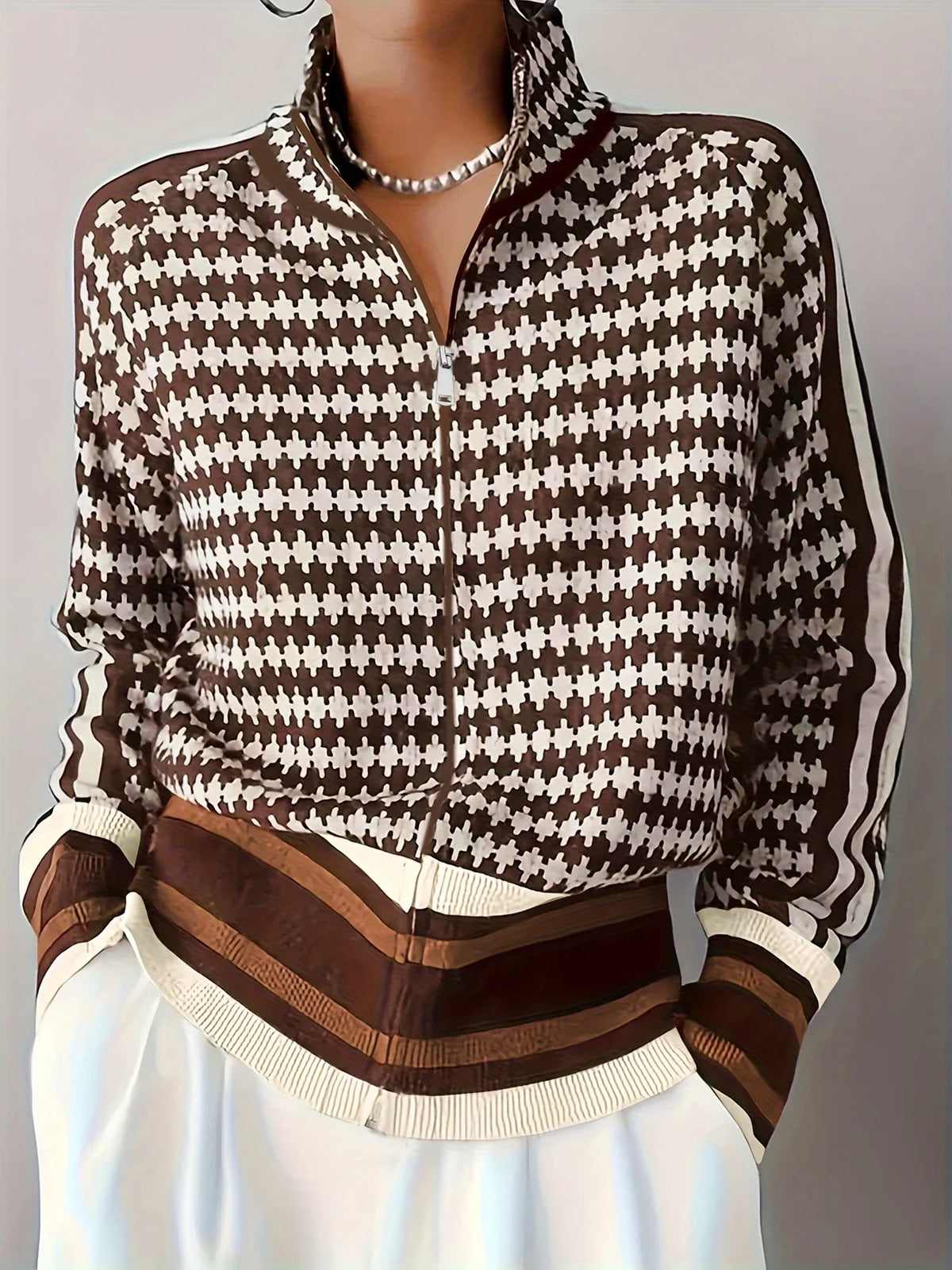 Women’s Patterned Cardigan with Zip-Front and Stand Collar 2
