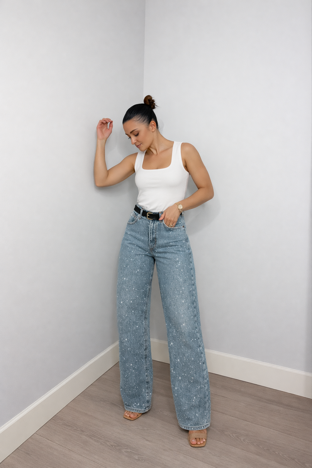 Women's High-Waisted Wide-Leg Jeans with Sparkling Embellishments in Blue