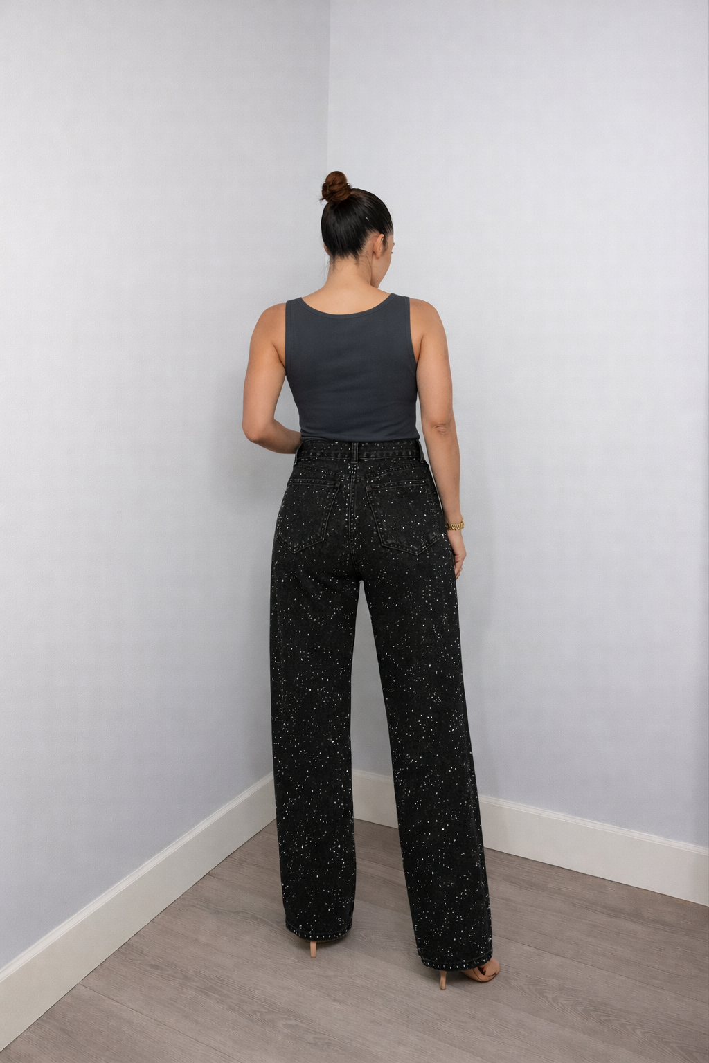 Women's High-Waisted Wide-Leg Jeans with Sparkling Embellishments in Black